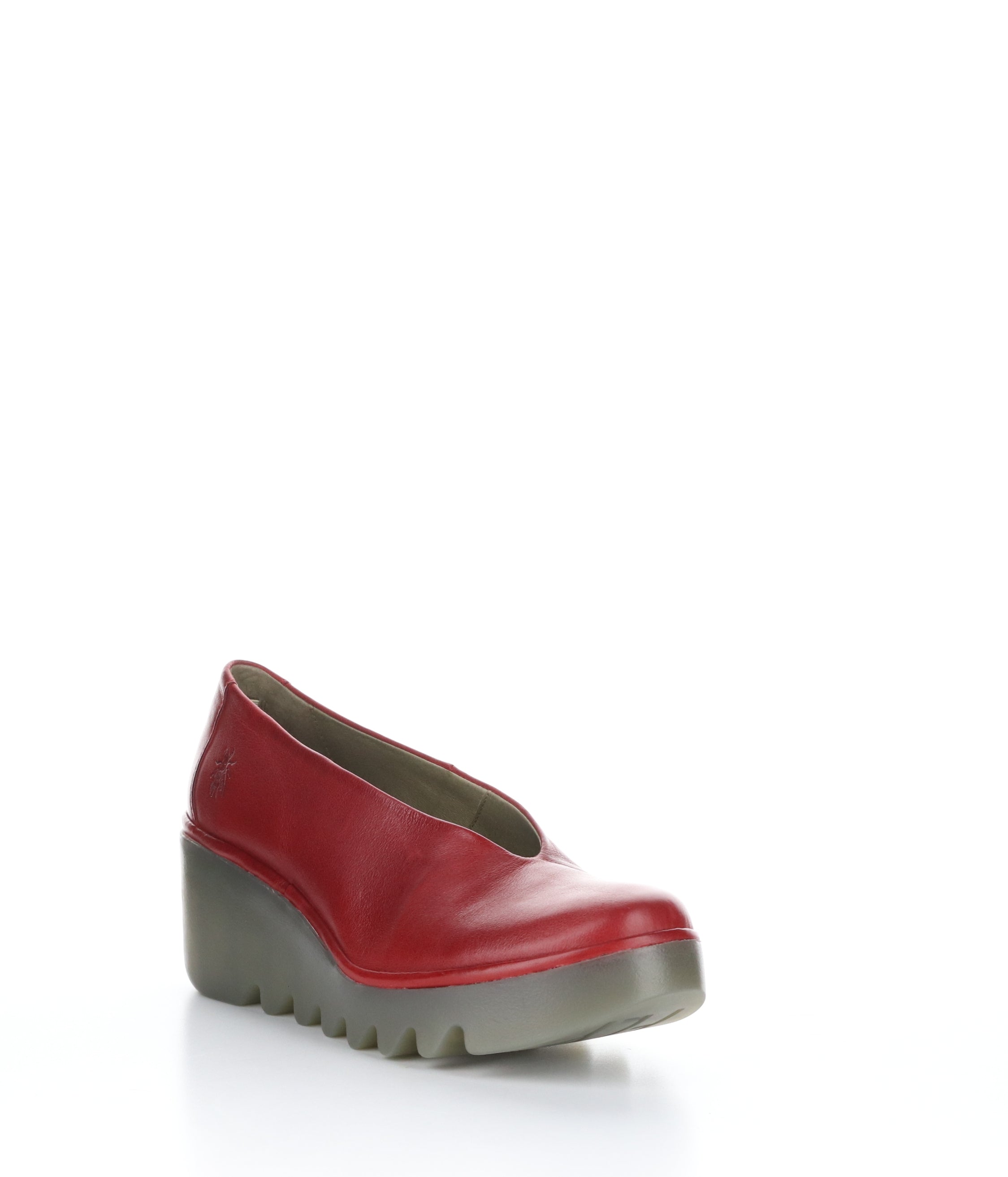 BESO246FLY CHERRY RED Round Toe Shoes