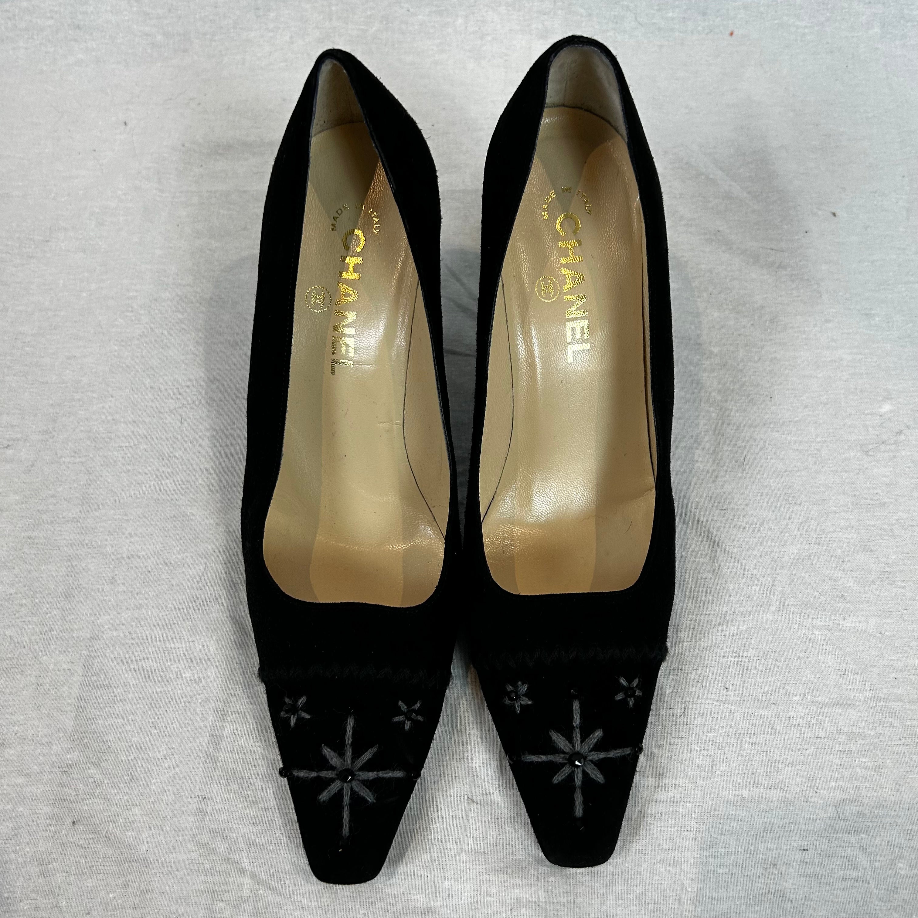 Chanel Black Embroidered Suede Toecap Mid Heel Pumps 39