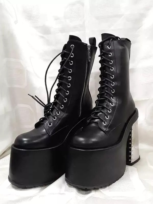 Sinderella Boots Resurrect